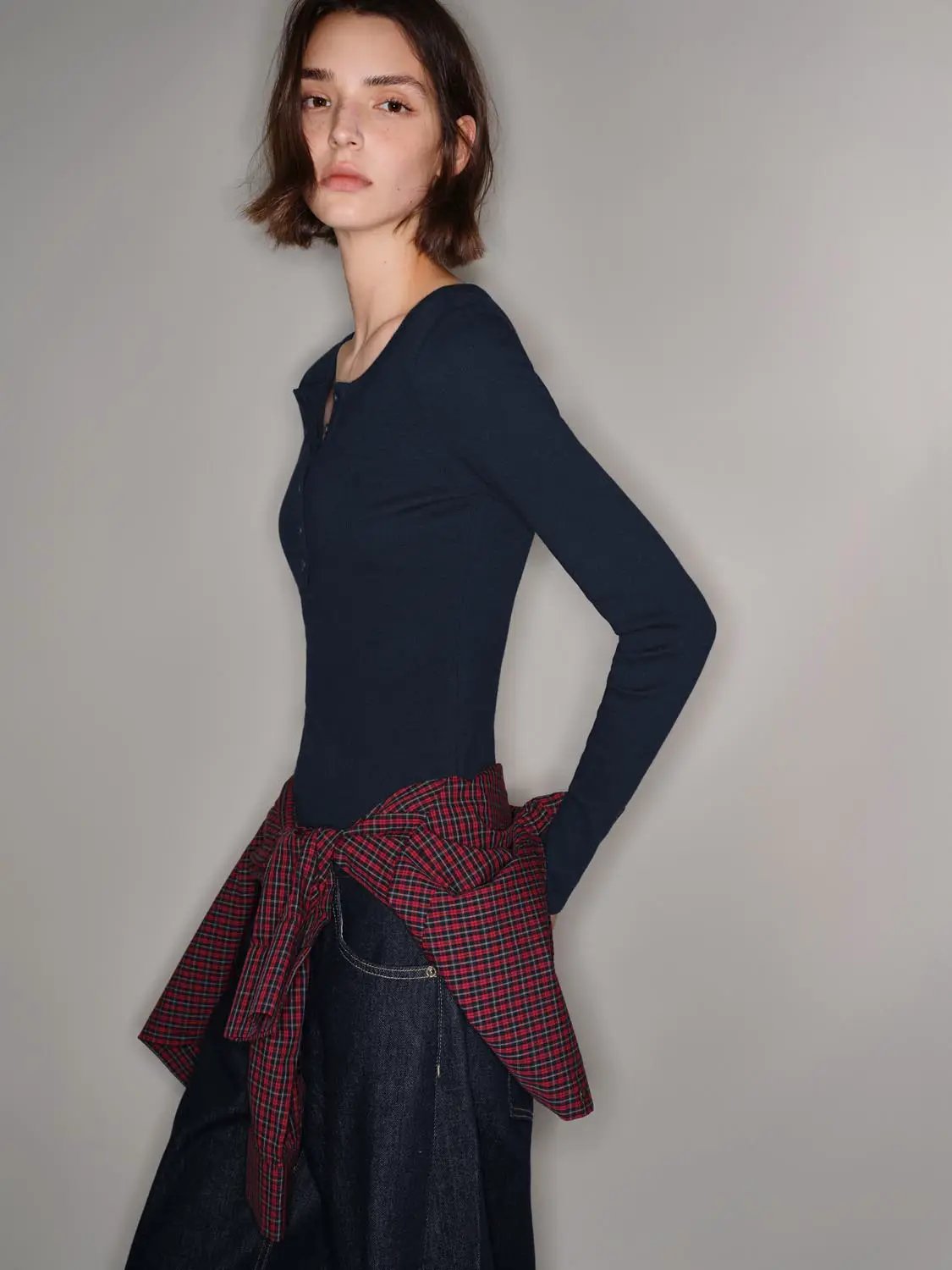 Long Sleeve Buttoned Henley Knit T-shirt