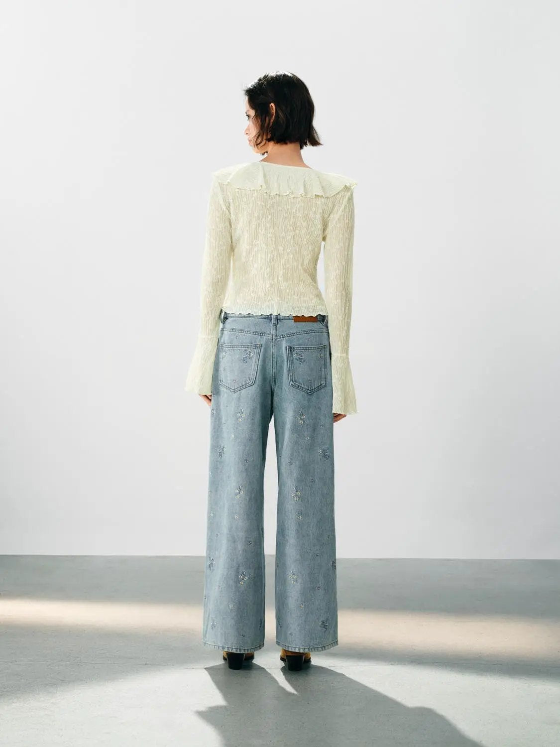 Light Wash Floral Embroidered Wide-leg Cotton Jeans