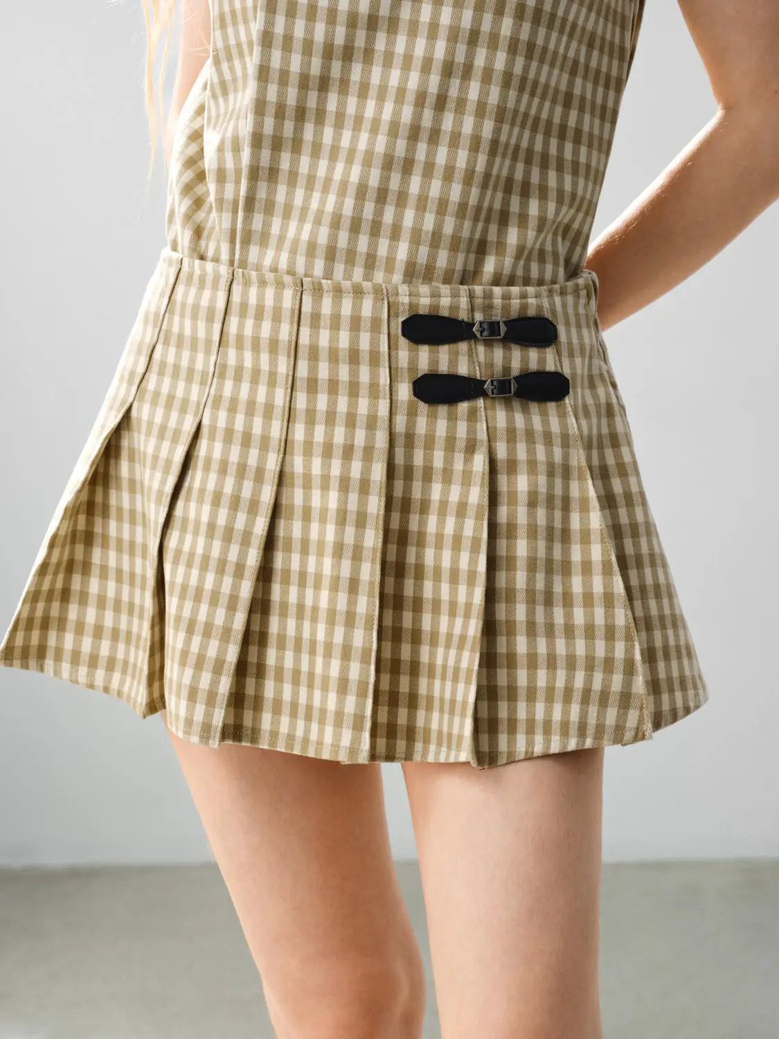 Checked Pleated Buckle Mid-rise Mini Cotton Skirt