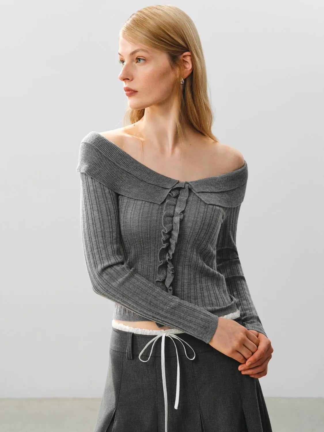 Ribbed Long Sleeve Ruffled Pleated Lapel Sweater