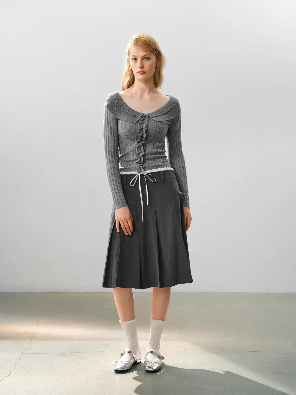 Ribbed Long Sleeve Ruffled Pleated Lapel Sweater