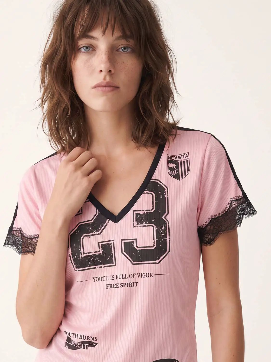 Distressed Number Graphic With Lace Sleeves T-shirt