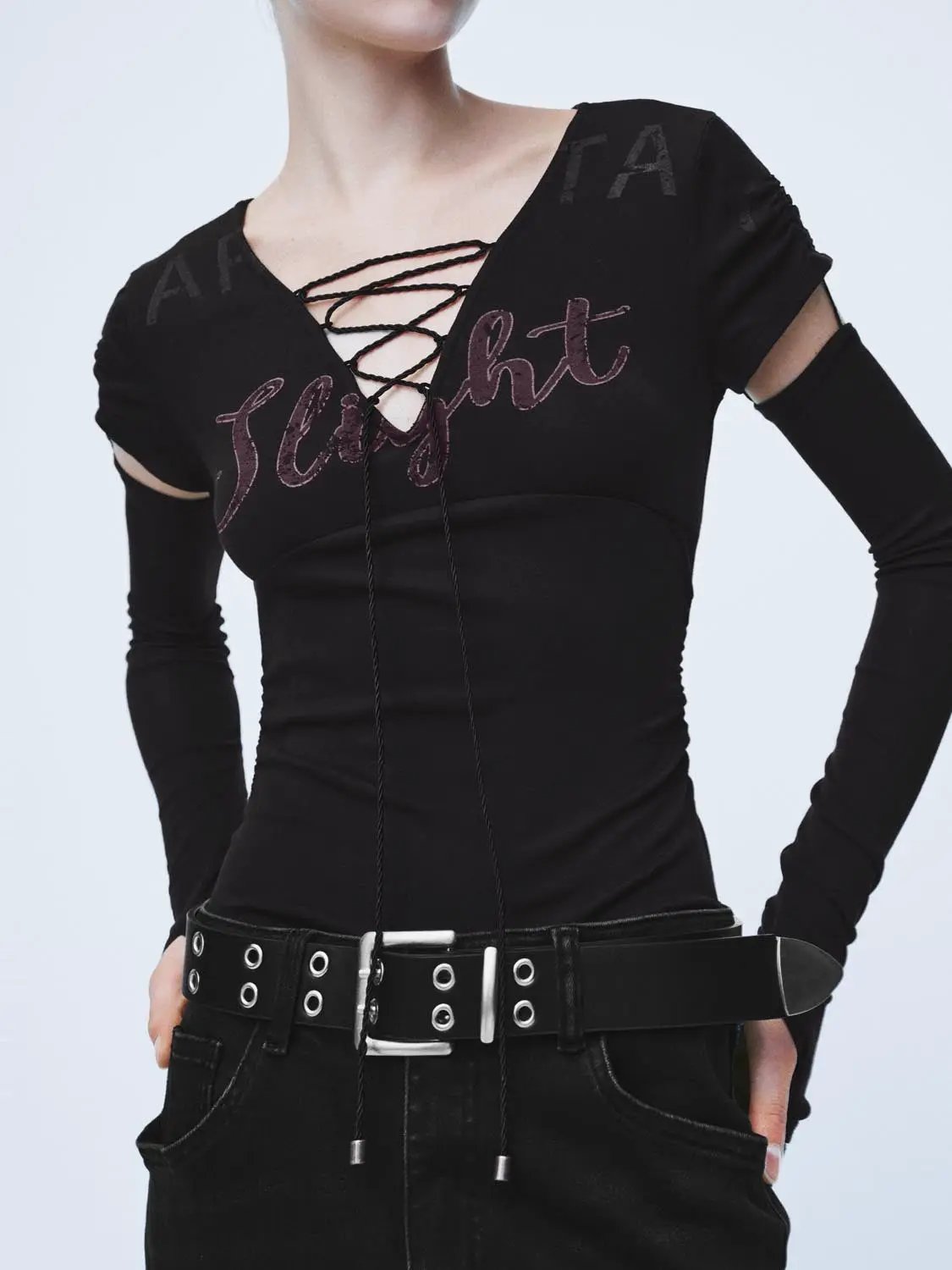 Lace-up Cut-out Text Print Fitted V-neck Long Sleeve T-Shirt