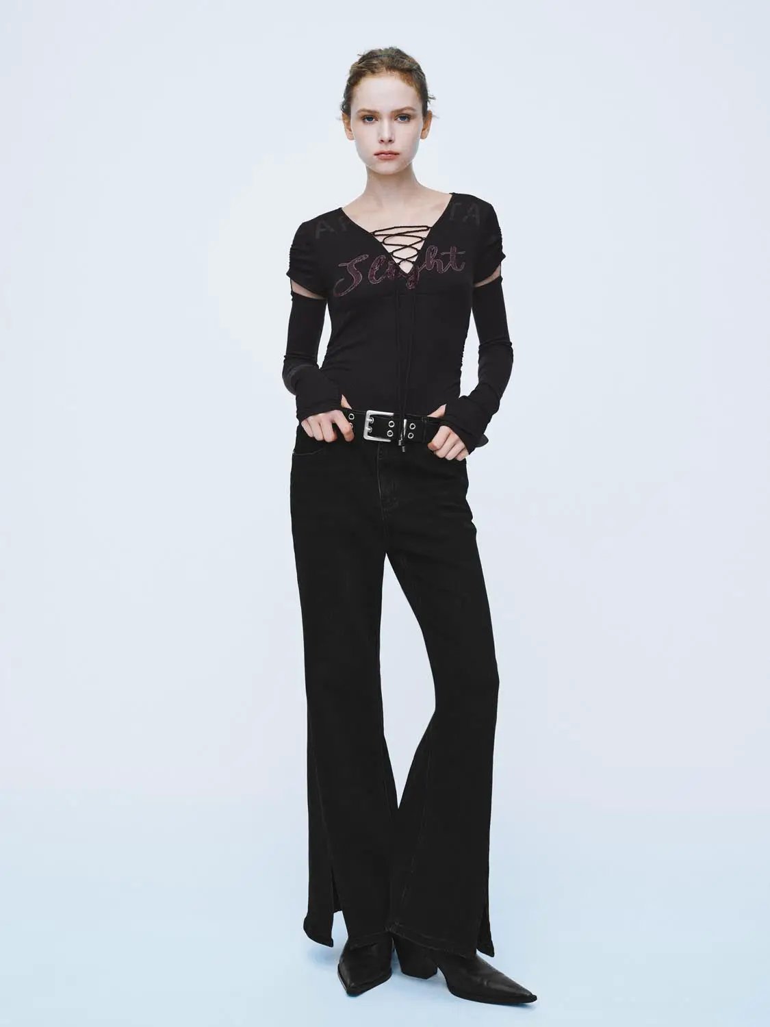 Lace-up Cut-out Text Print Fitted V-neck Long Sleeve T-Shirt