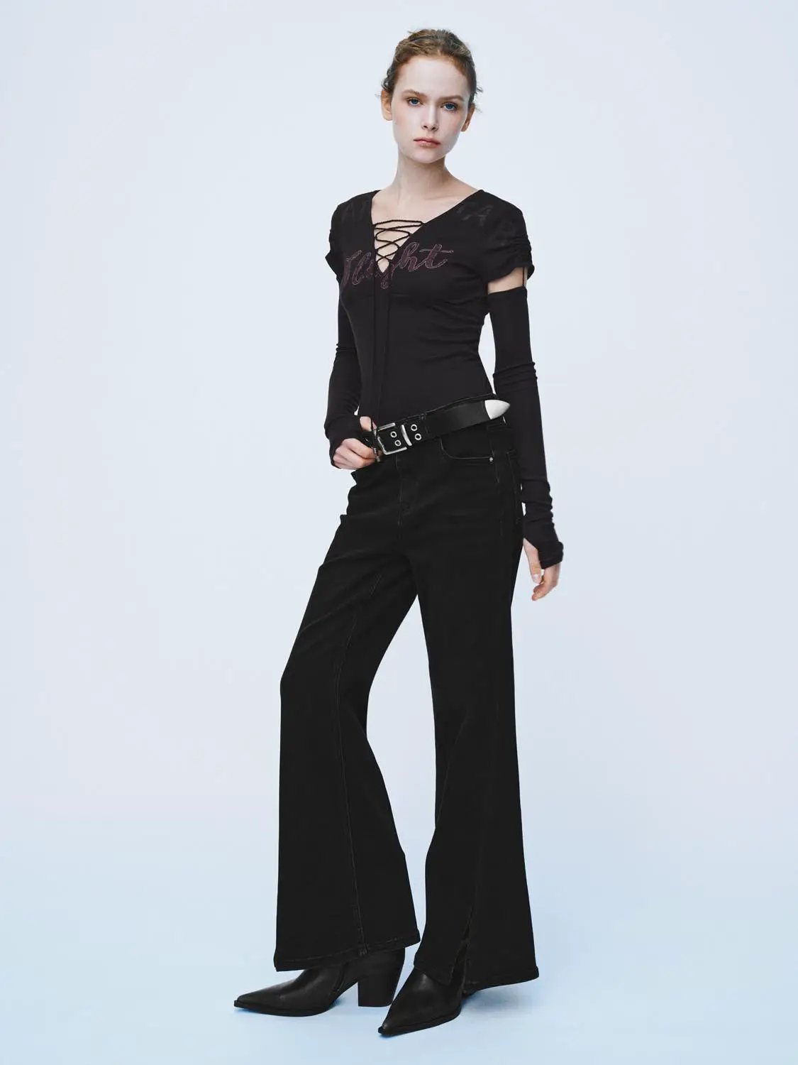 Lace-up Cut-out Text Print Fitted V-neck Long Sleeve T-Shirt