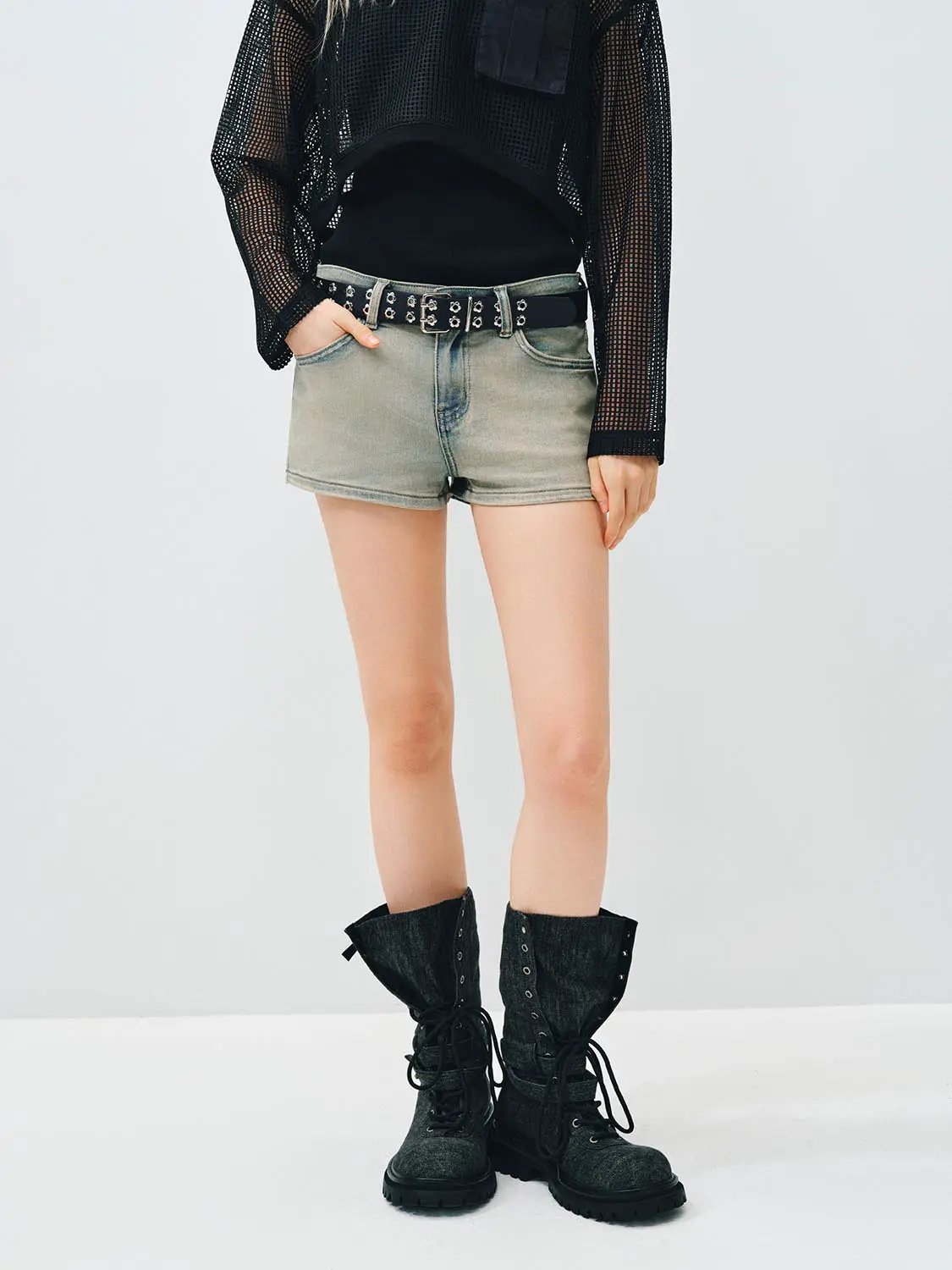 Light Wash Low Rise Rivet Belt Y2K Micro Denim Shorts