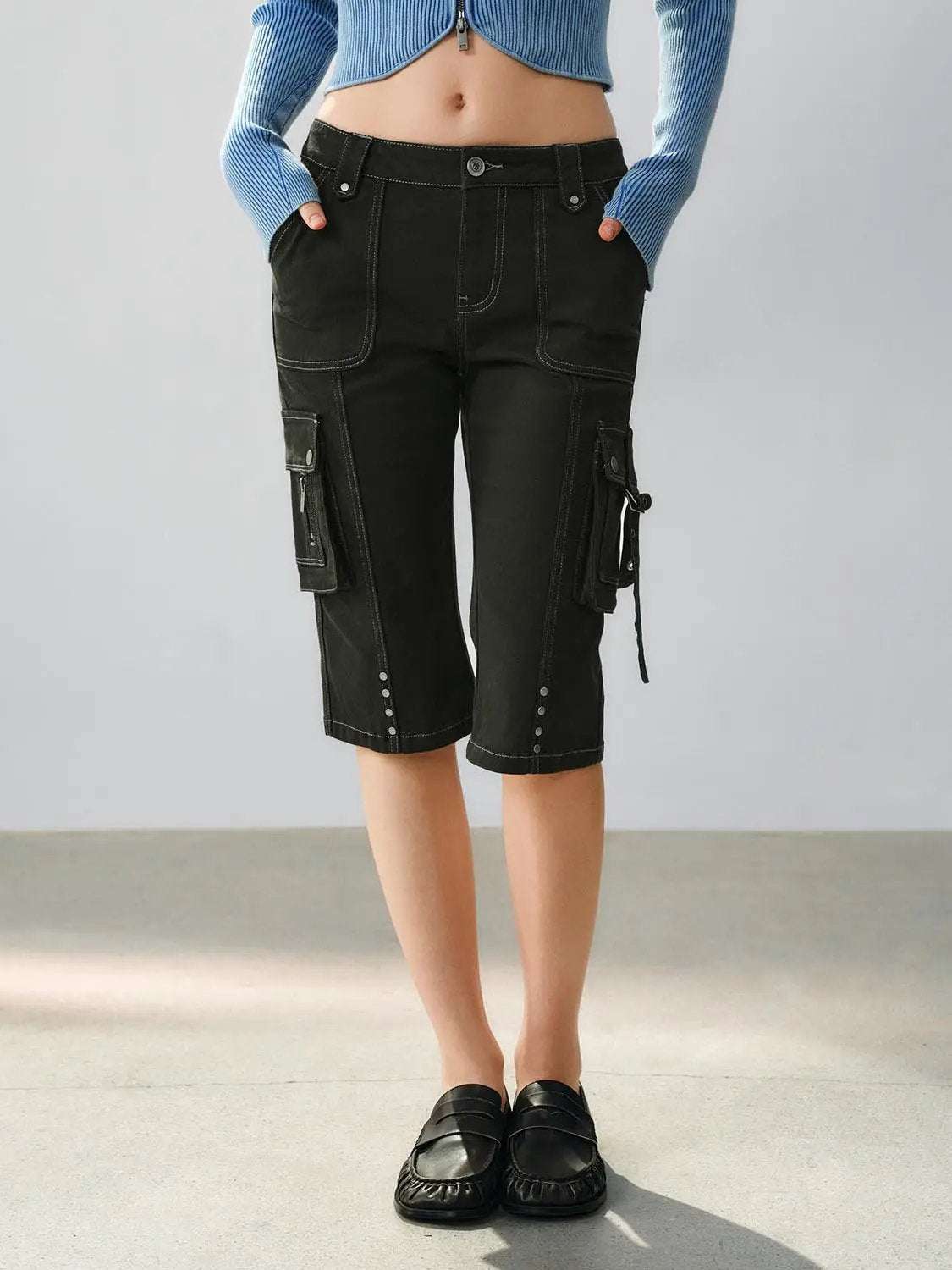 Contrast Stitch Mid-rise Cotton Blend Cargo Pants