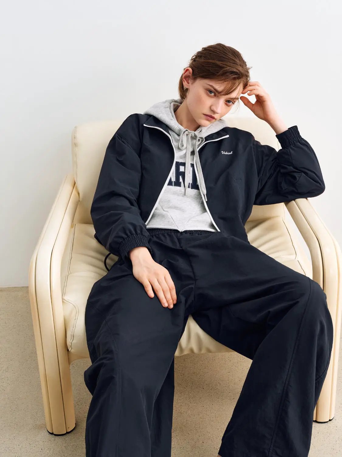 Zip Front Drawstring Hem Elastic Long Sleeve Jacket