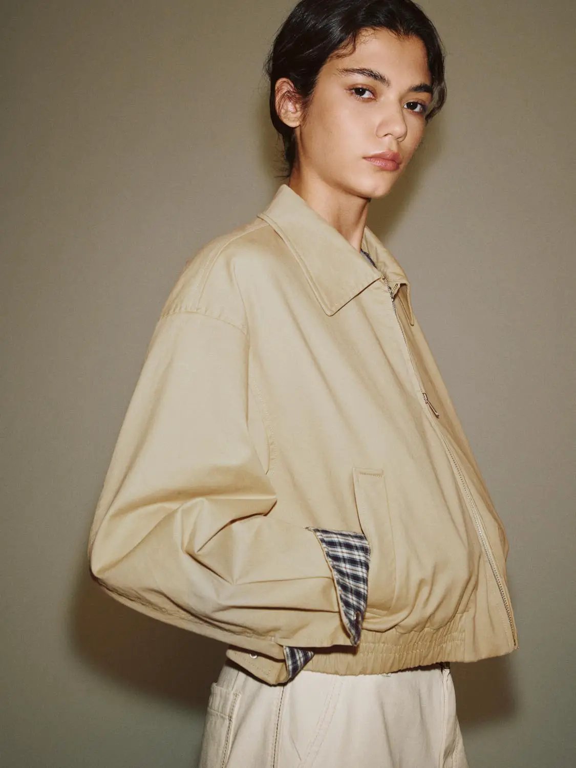 Collared Cropped Cotton Long Sleeve Checked Cuff Jacket
