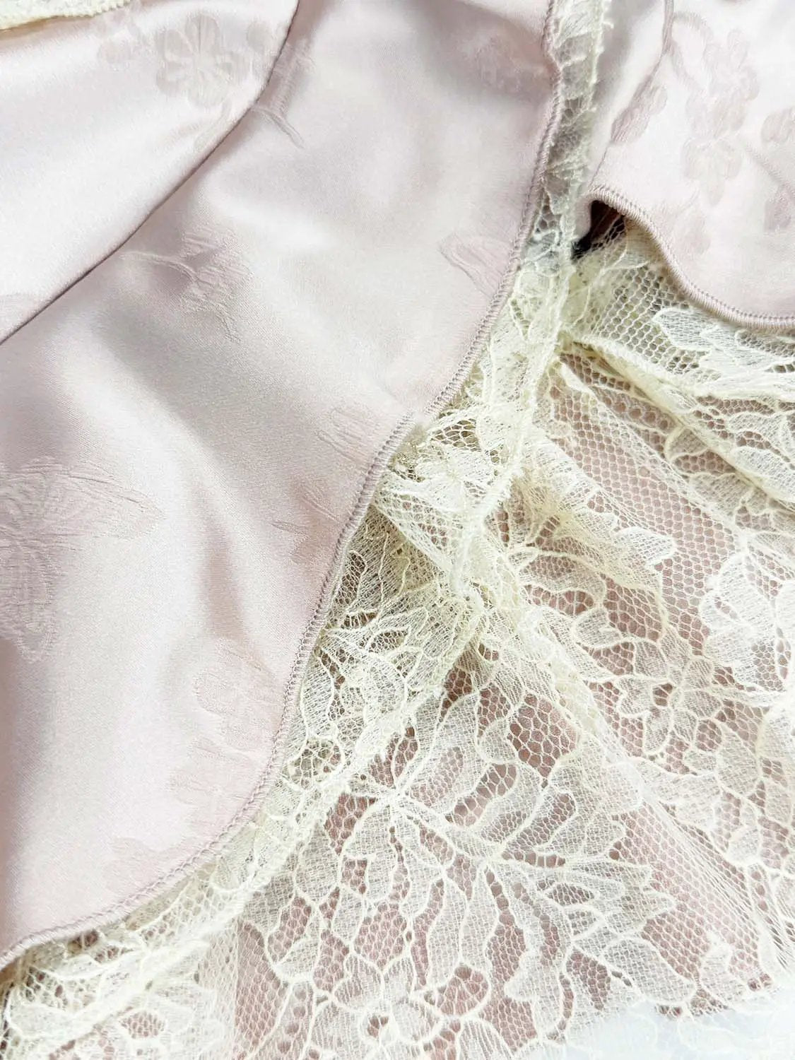 Lace Trim Ruffle V-Neck Camisole