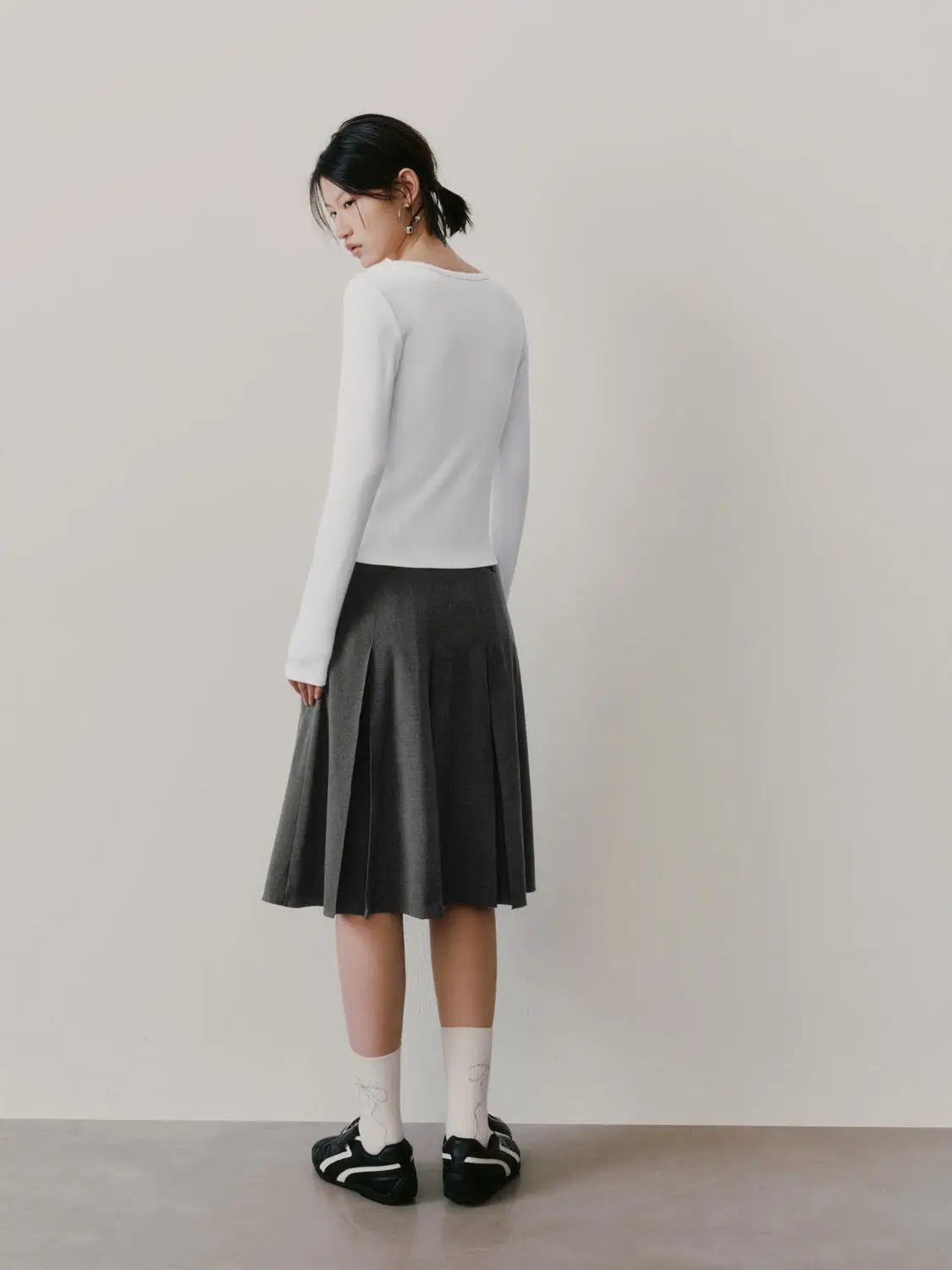 Henley Neck Slim Fit Cropped Long Sleeve Basic Top