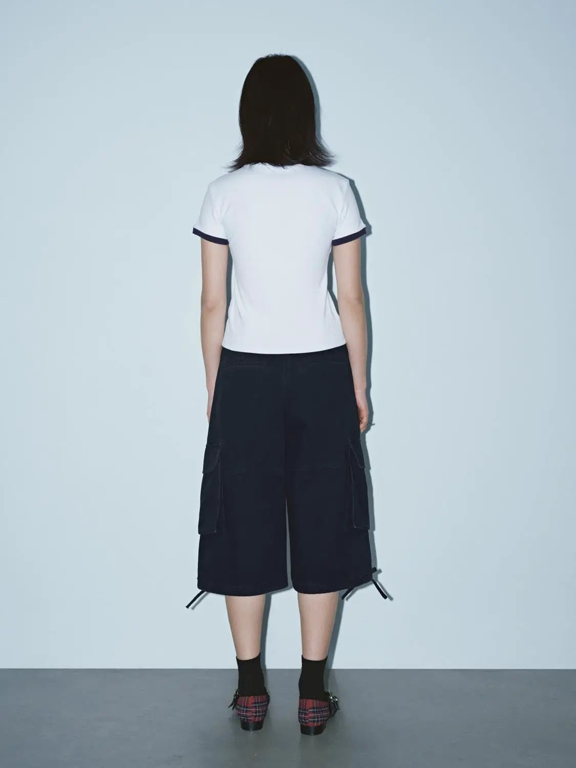 Short Sleeve Contrast Trim Fitted Waist Cotton T-Shirt