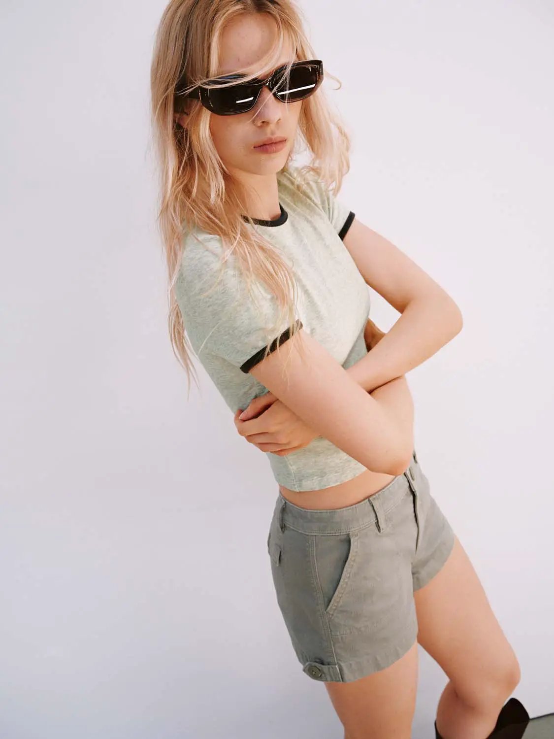 Slim Crew Neck Contrast Binding Short Sleeve Cropped Top