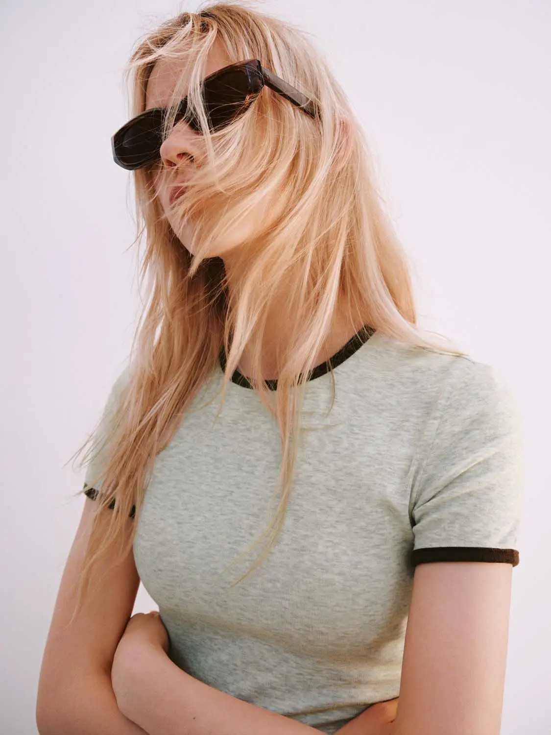 Slim Crew Neck Contrast Binding Short Sleeve Cropped Top