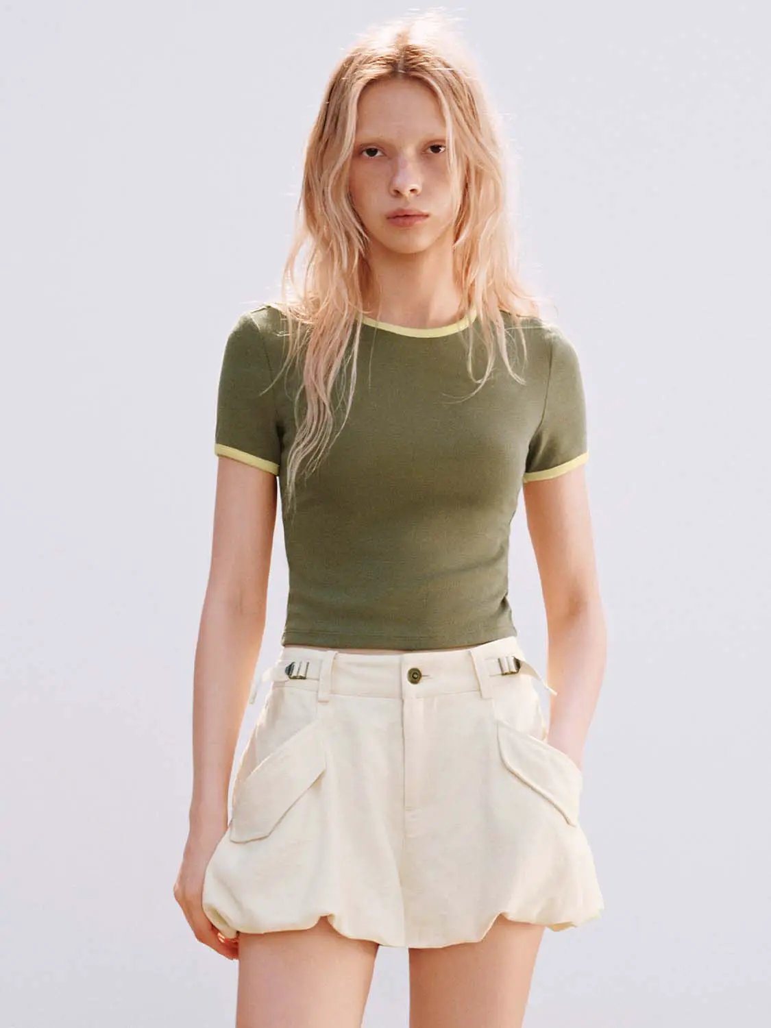 Slim Crew Neck Contrast Binding Short Sleeve Cropped Top