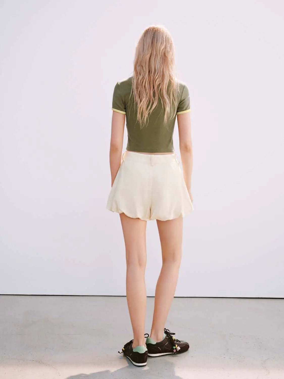 Slim Crew Neck Contrast Binding Short Sleeve Cropped Top