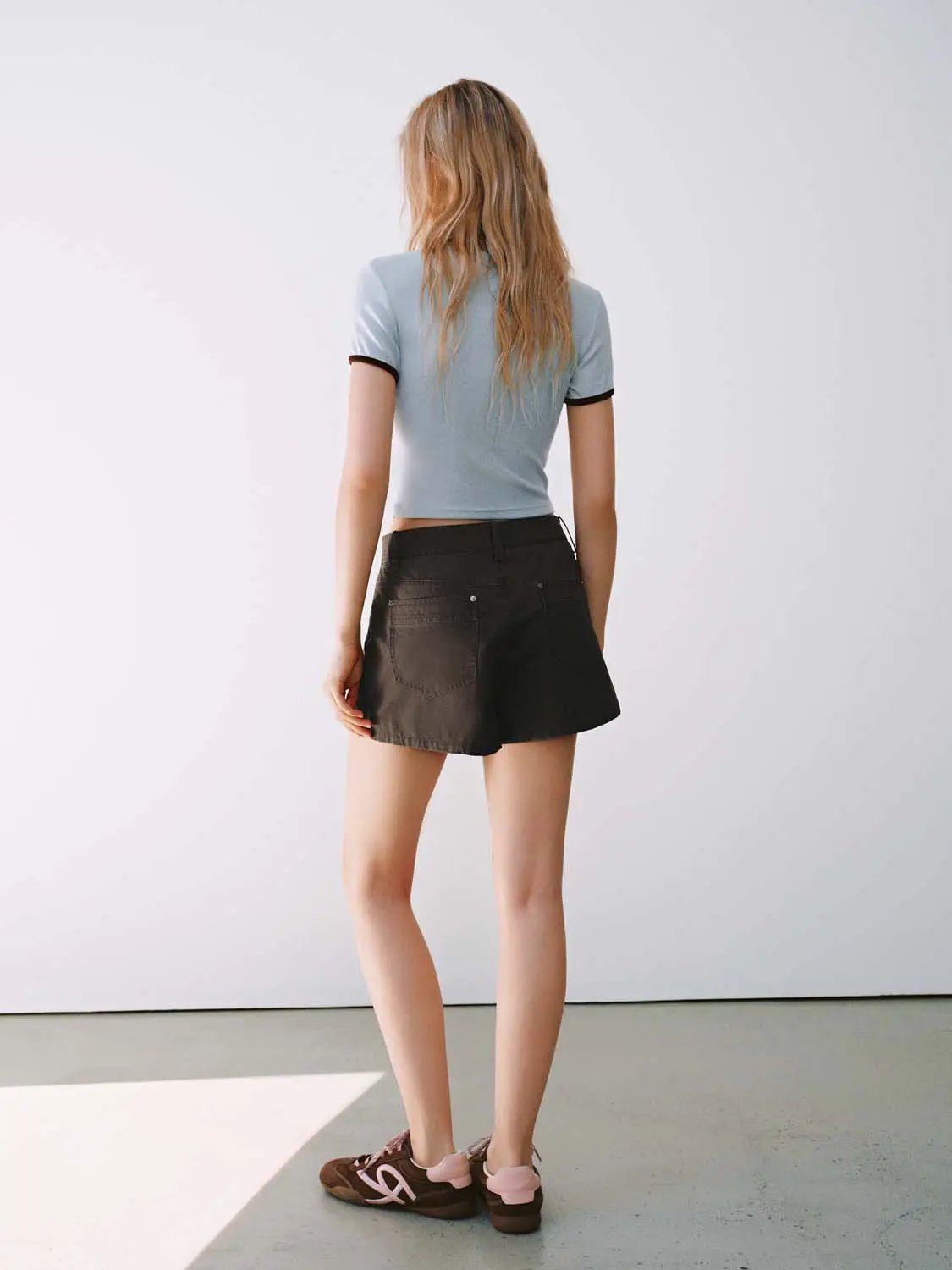 Slim Crew Neck Contrast Binding Short Sleeve Cropped Top