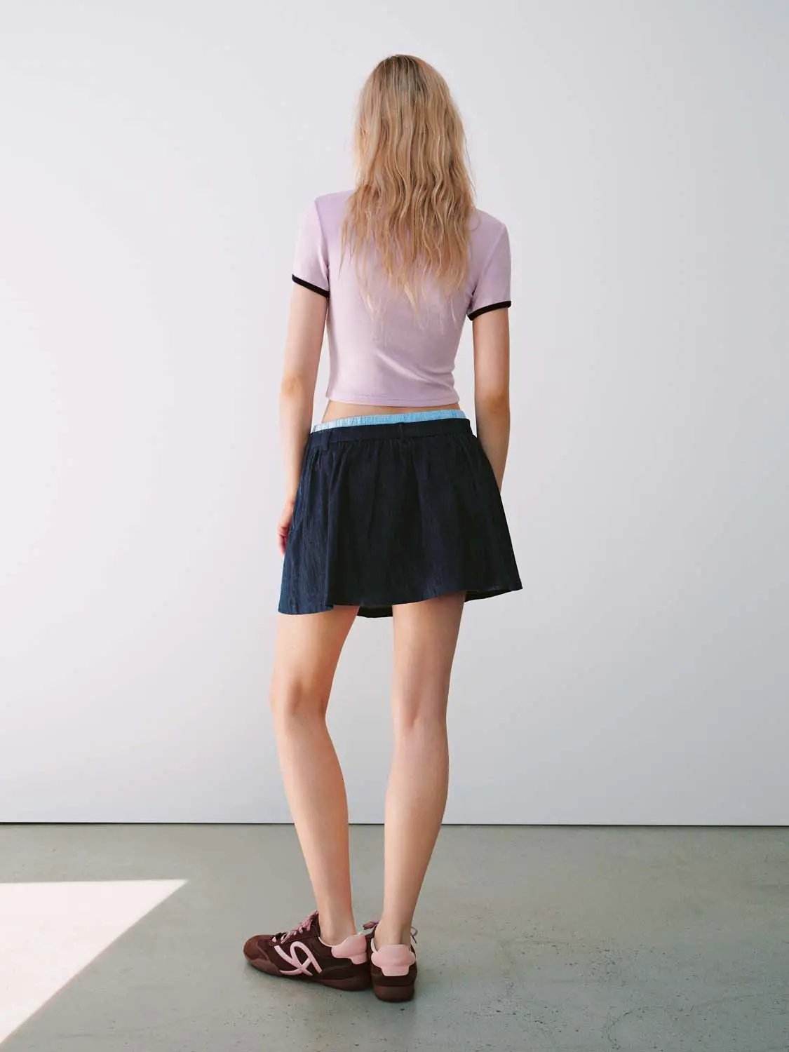 Slim Crew Neck Contrast Binding Short Sleeve Cropped Top