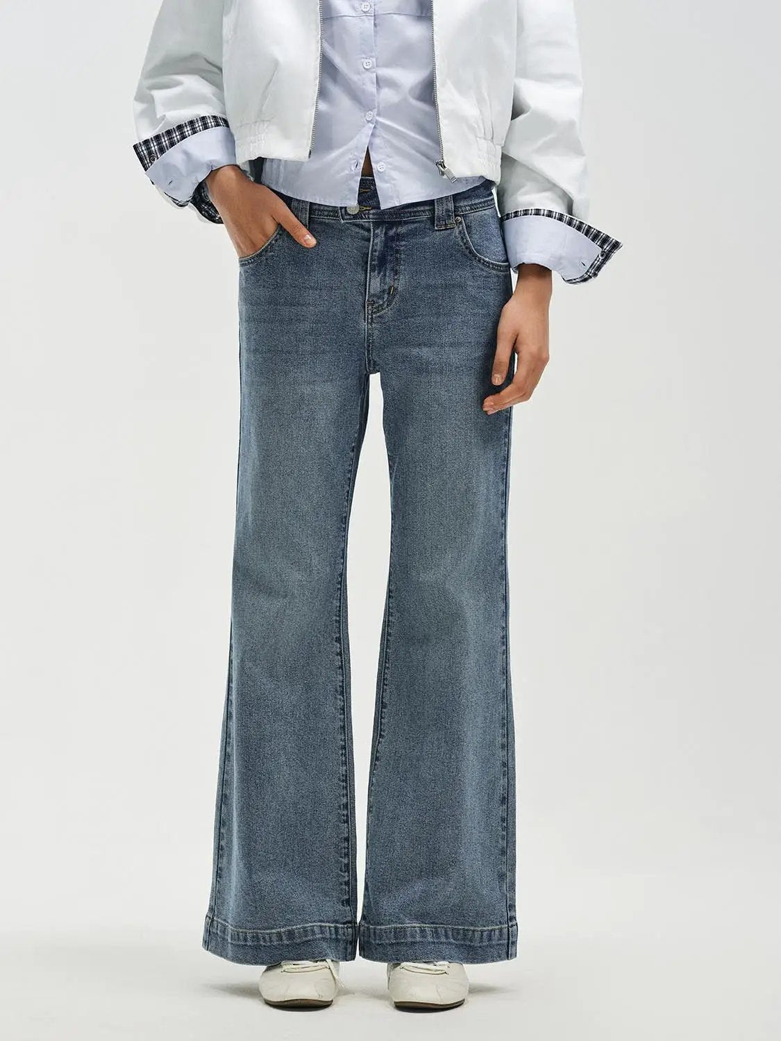 Medium Wash Wide-leg Mid-rise Cotton Jeans