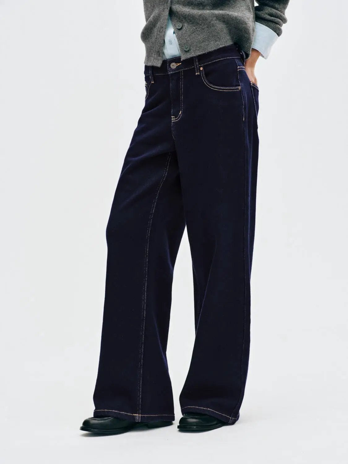 Wash Contrast Stitching Wide-leg Cotton Blend Jeans