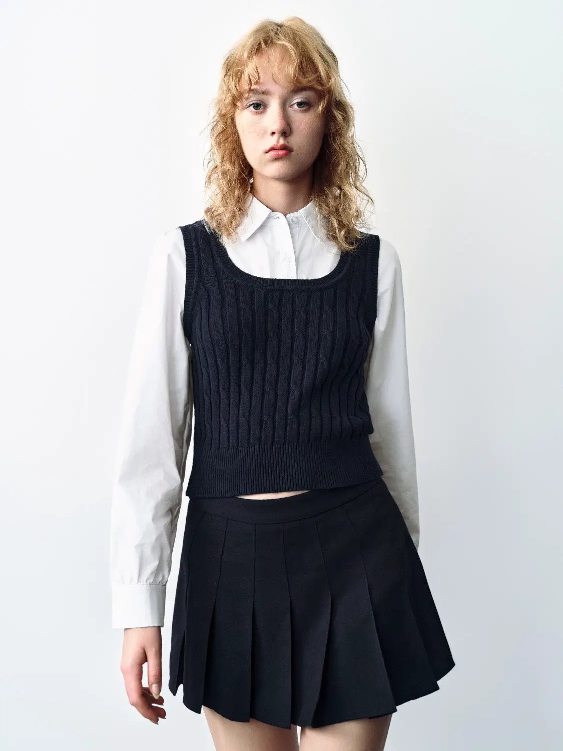 Square Neck Sleeveless Cable Knit Cropped Knit Vest