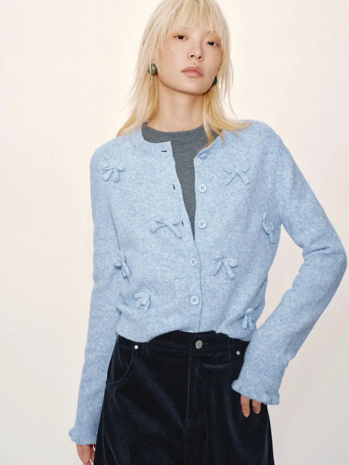 3D Bow Applique Crew Neck Cropped Knit Cardigan