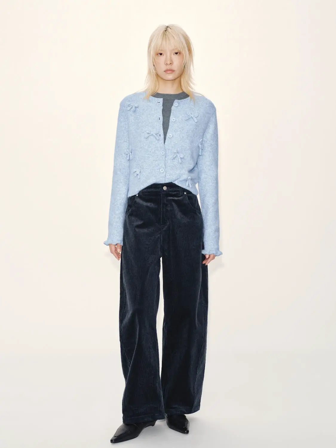 3D Bow Applique Crew Neck Cropped Knit Cardigan