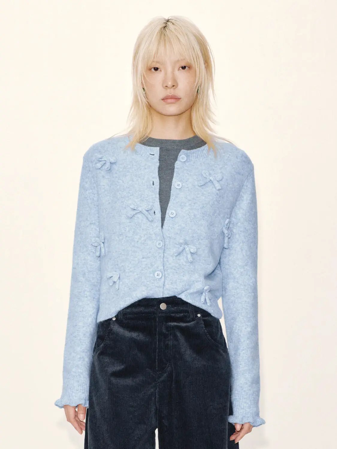 3D Bow Applique Crew Neck Cropped Knit Cardigan